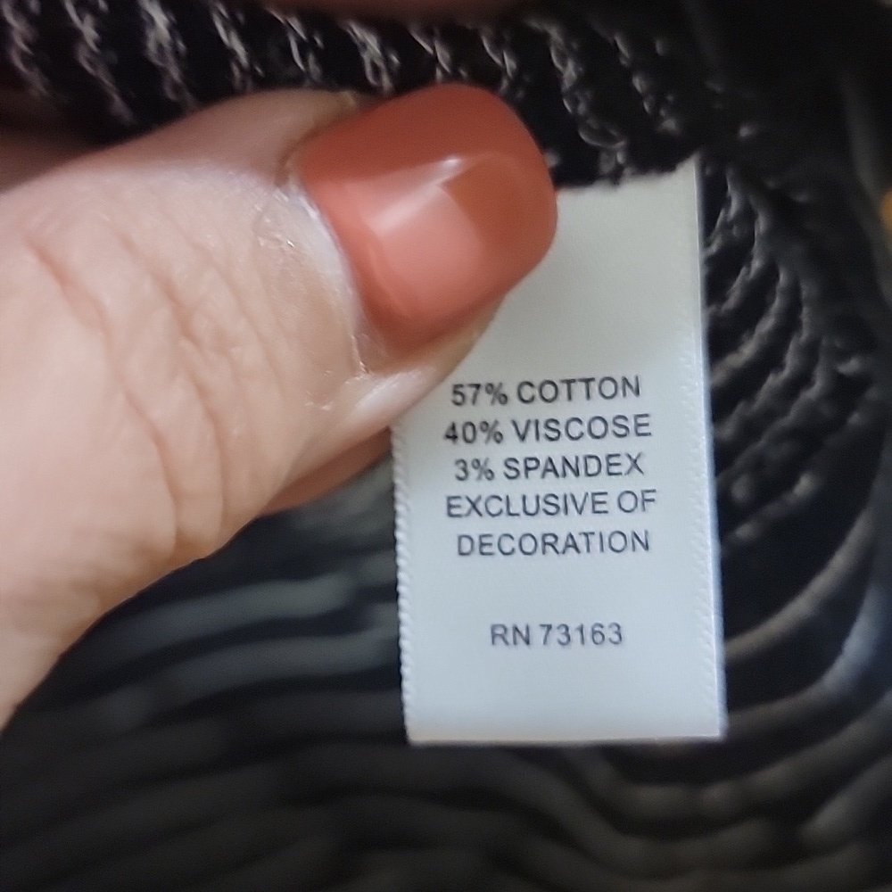 Cable & Gauge Striped Black and White Pullover/cowlneck - Picture 5 of 5